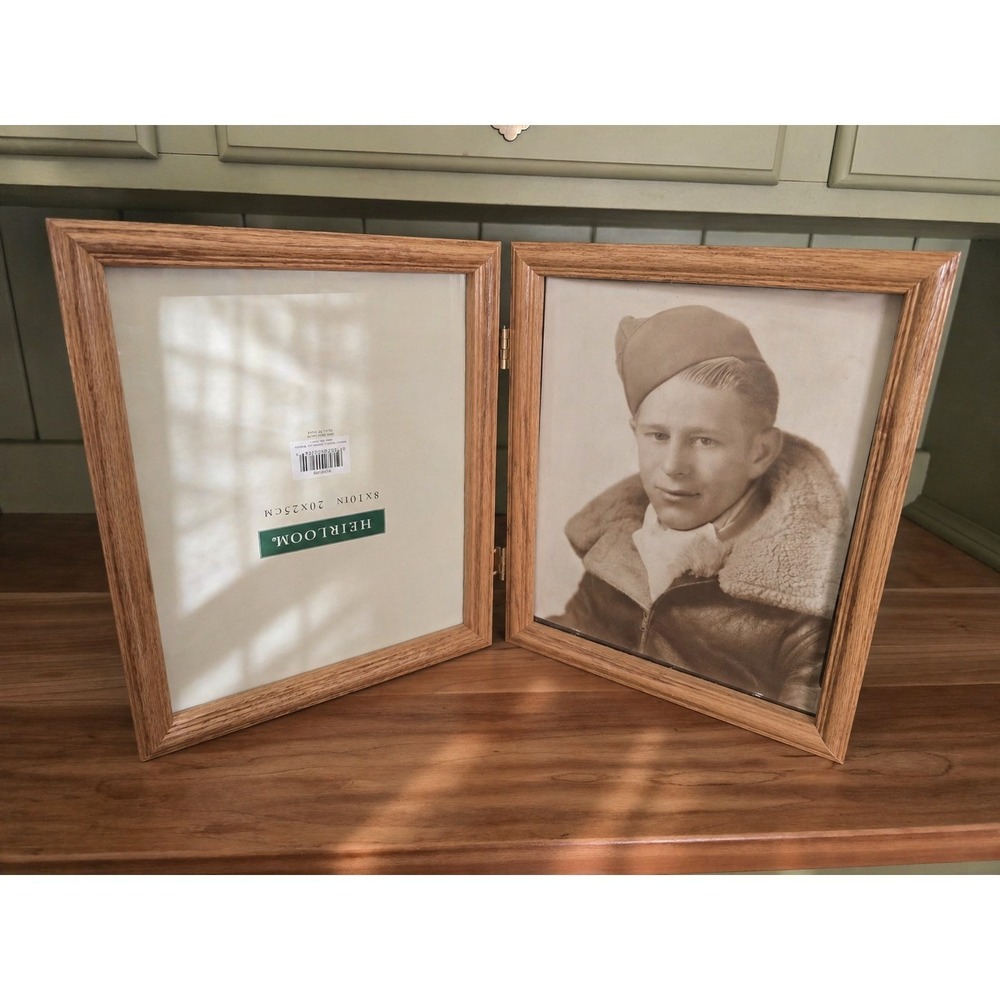 Vintage Style Double Hinged Oak Photo Frame 8x10 – Heirloom New/Never Used